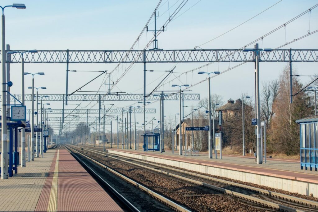 Rozwój sieci Szczecińskiej Kolei Metropolitalnej: dodatkowe pociągi i nowy przystanek